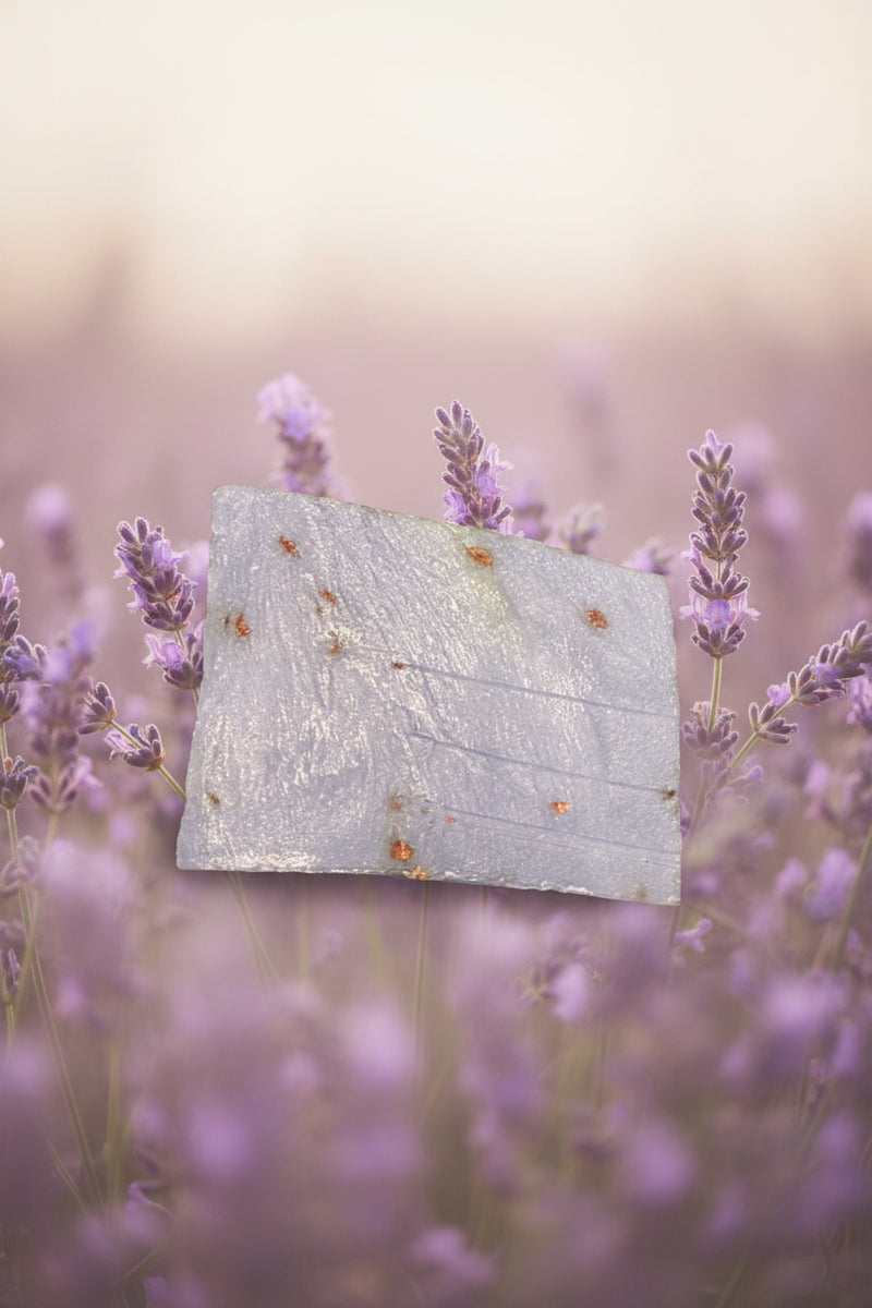 Handgeschöpfte Seife mit Lavendel
